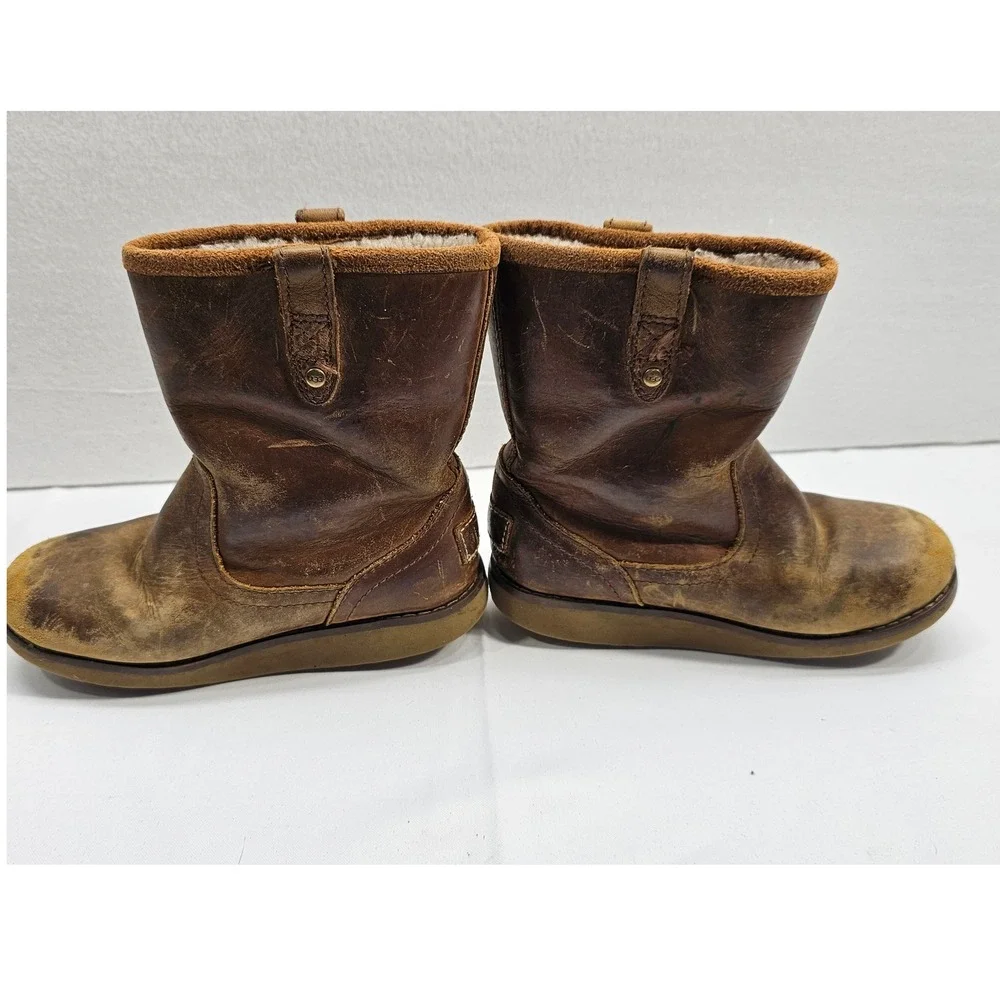 Kids UGG Brown Leather Shearling Lined Winter Boots‎ Size 11